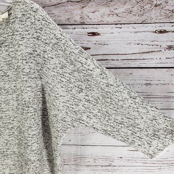 Chico's Black White Knit Textured Mini Fringe Dolman Sleeve Top Size 3 - Picture 7 of 15